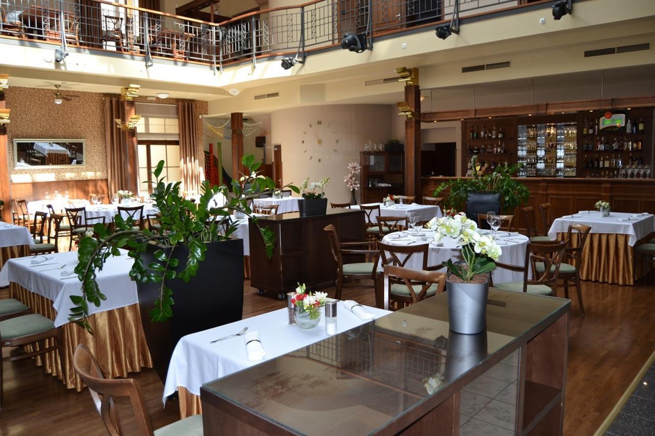 Hotel Hejtmansky Dvur Slaný Exterior foto